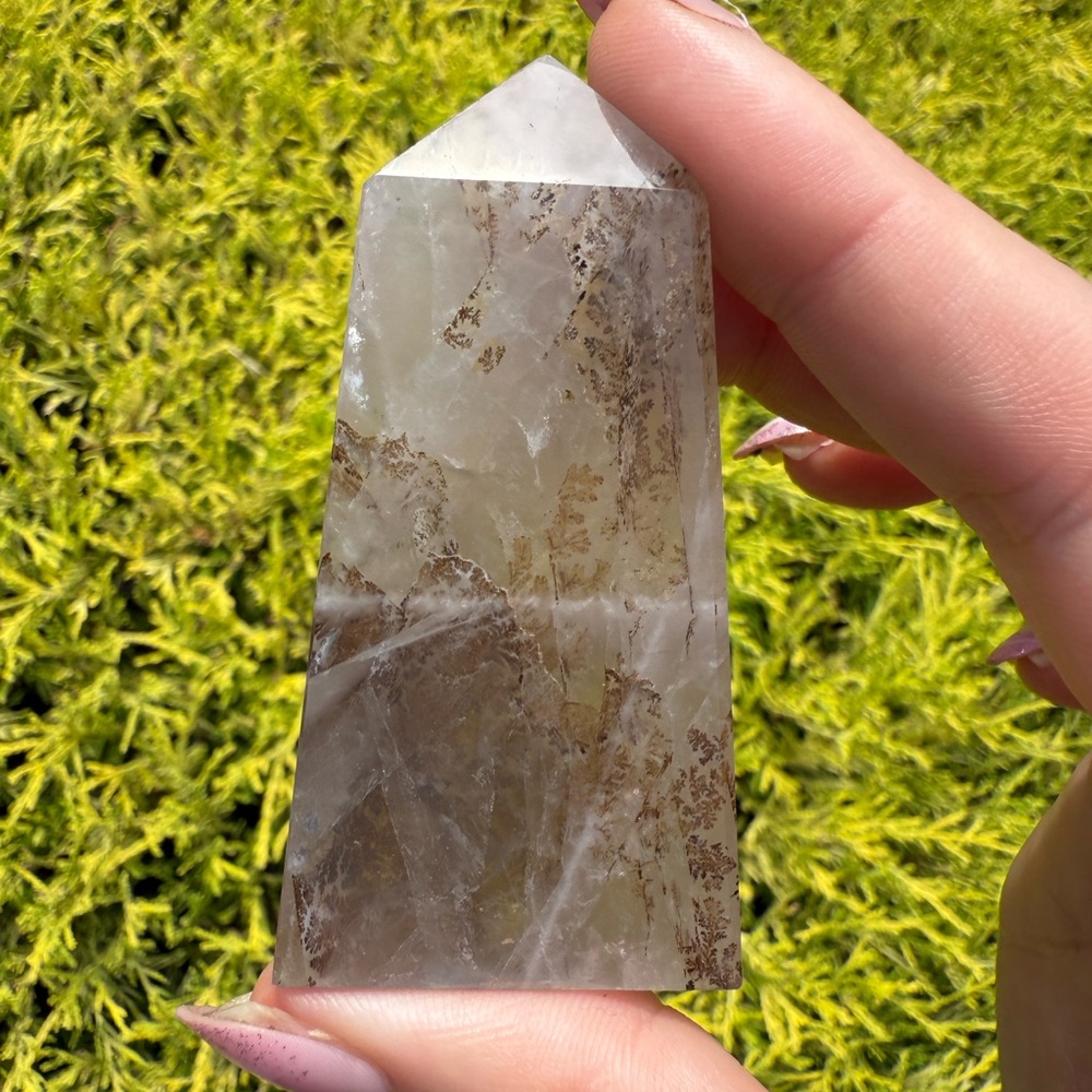 Dendritic Quartz Tower - Picture 7 of 7